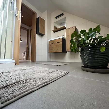 Mit Balkon Dg *