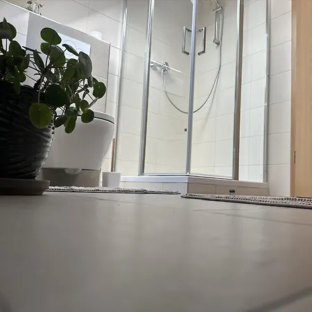 Mit Balkon Dg