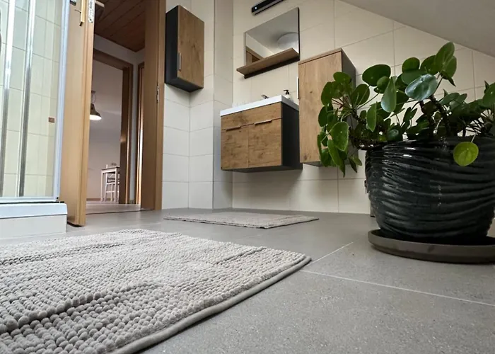 Mit Balkon Dg *