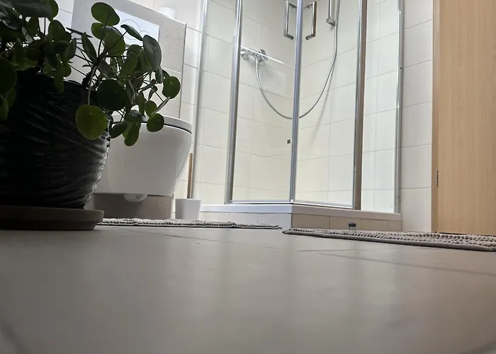 Mit Balkon Dg