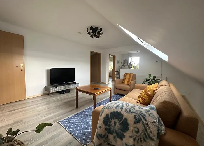Mit Balkon Dg Apartamento Neustadt bei Coburg